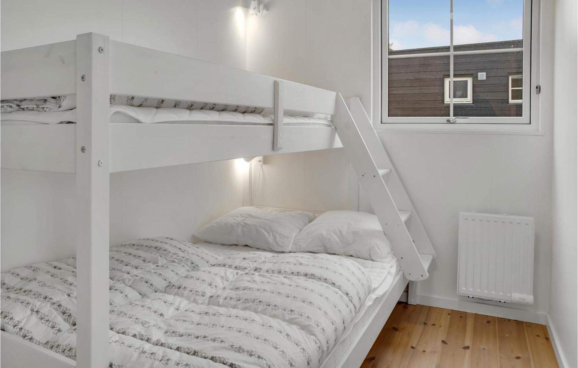 2 Bedroom Gorgeous Apartment In Vaeggerlose Bøtø By المظهر الخارجي الصورة