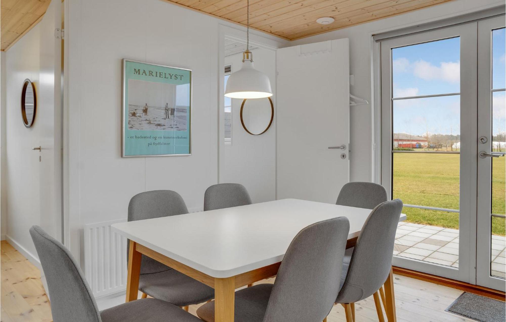 2 Bedroom Gorgeous Apartment In Vaeggerlose Bøtø By المظهر الخارجي الصورة